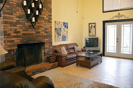 3rd image of 807 Mary Lake Dr