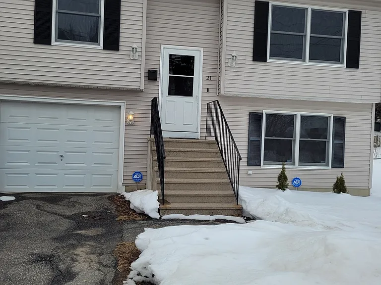 21 Workman Ave — Photo 15