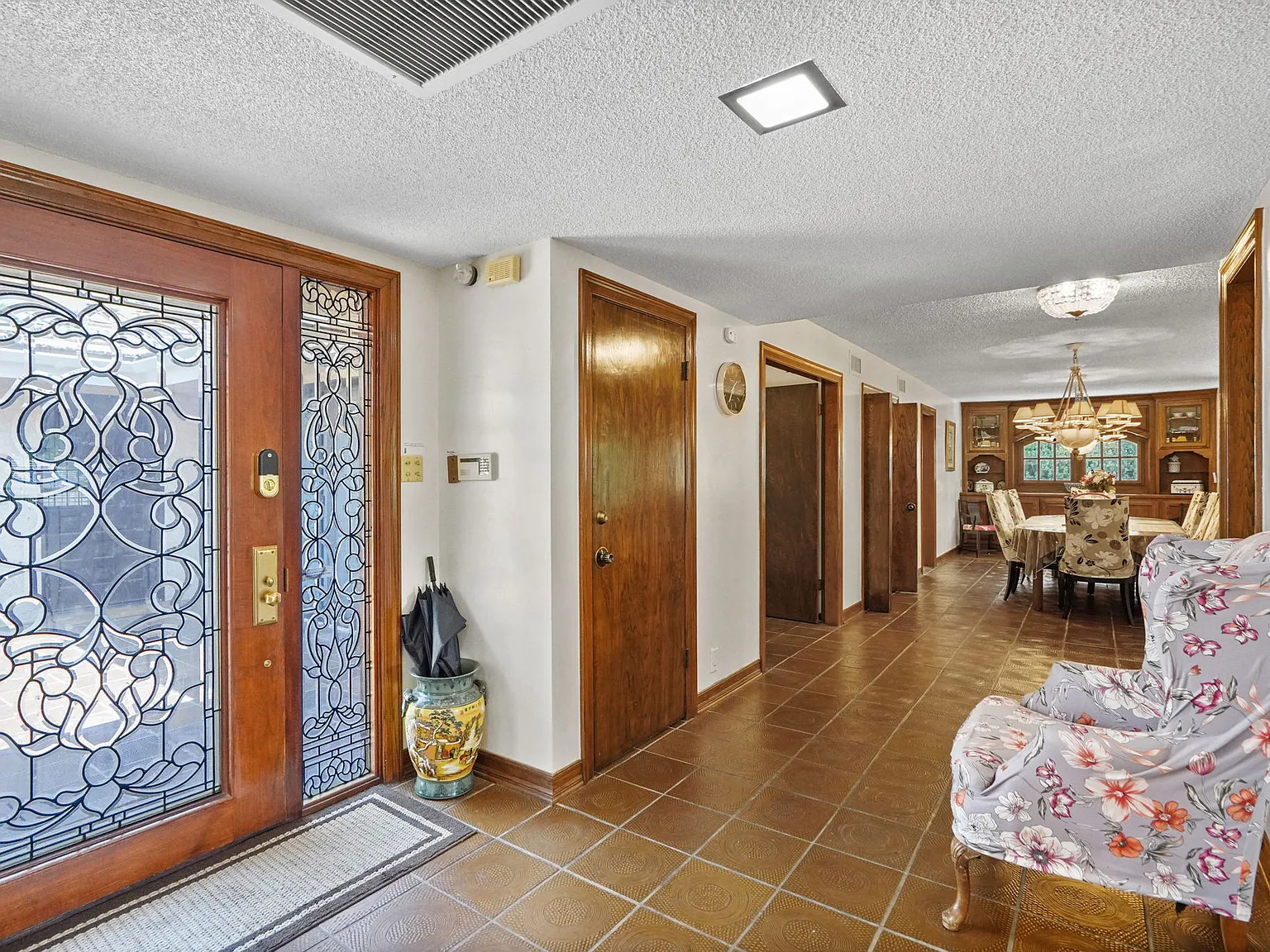 5 bed, 3400 sqft, $6,000 — Photo 3