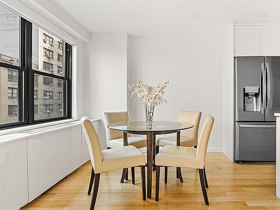 5th image of 10 W 15th St APT 920