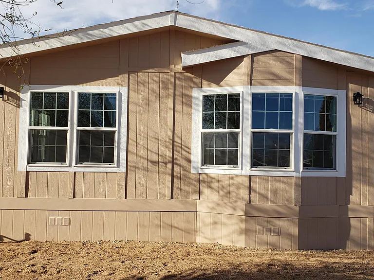 3203 E Hearne Ave — Photo 3