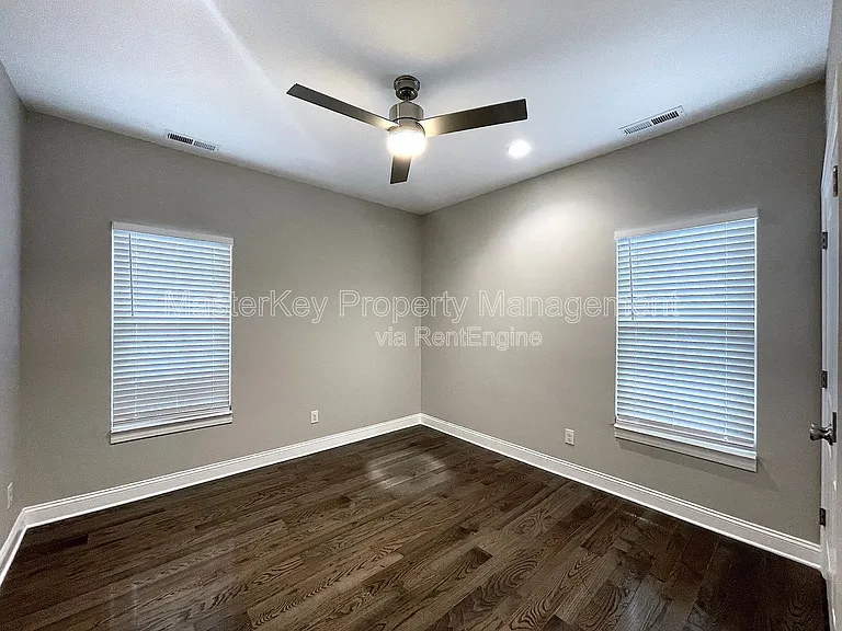 929 Ramseur St — Photo 14