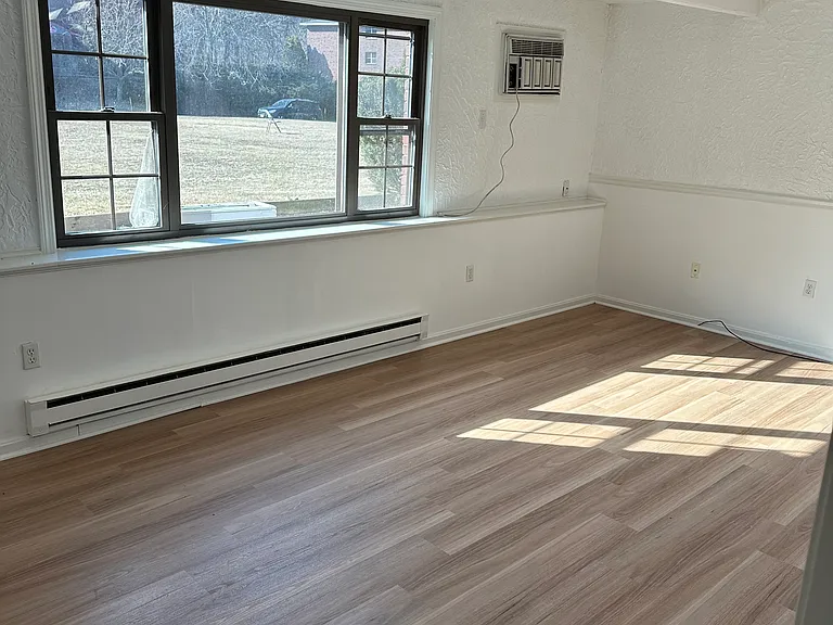 50 Spencer Rd #18L — Photo 3