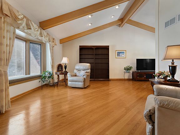 5th image of 387 Woodlane Ct
