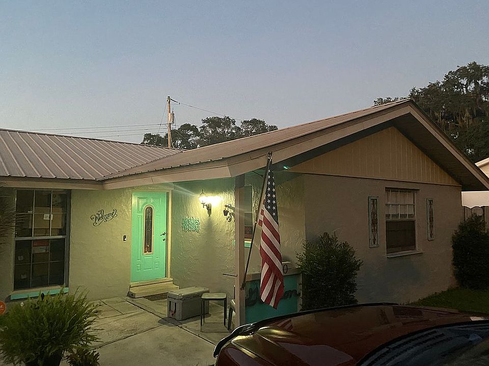 1st image of 2710 Charleston Dr