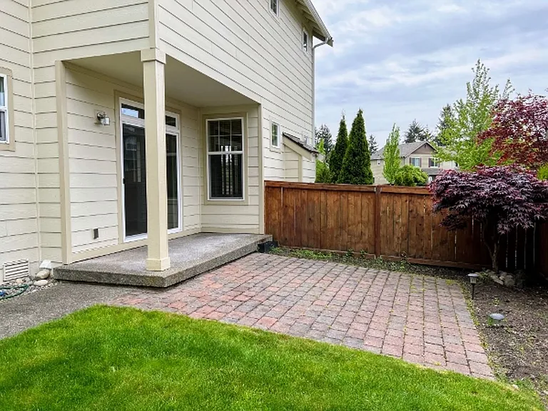 9212 Campus Glen Dr NE — Photo 3