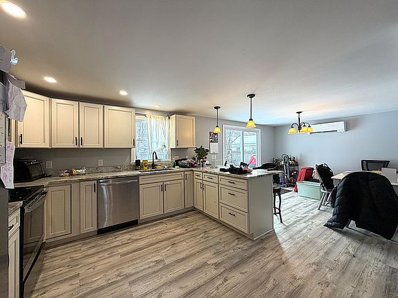 5th image of 16 Daniel Street