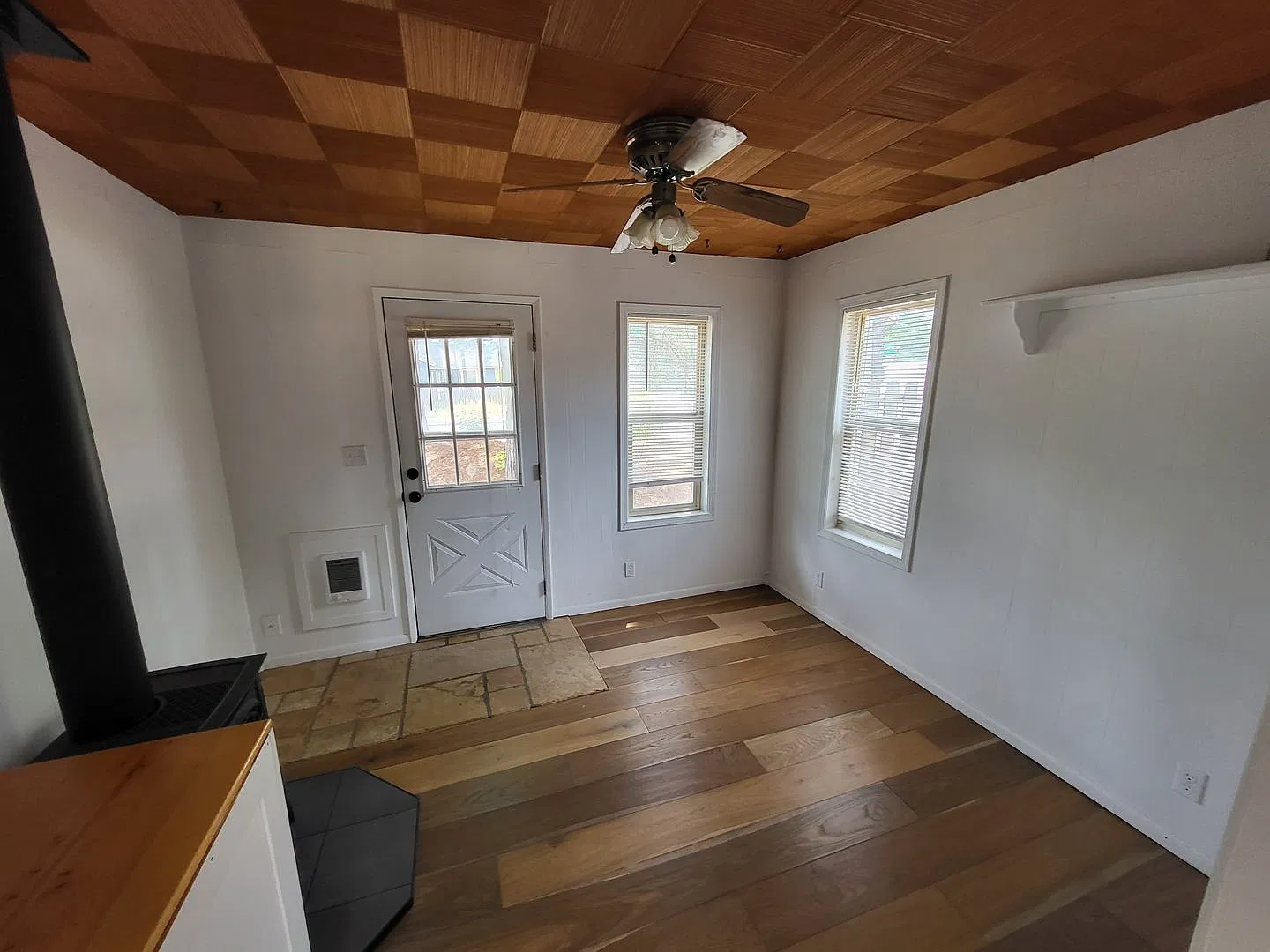 1390 NW Cumberland Ave — Photo 4