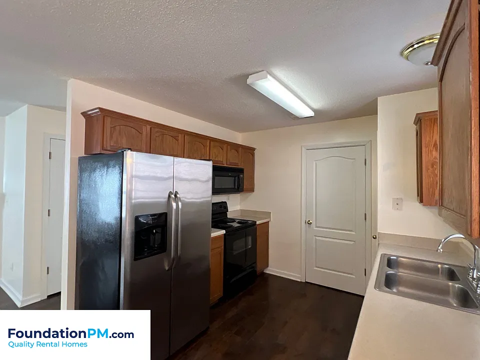 9115 Cinderhill Cv E