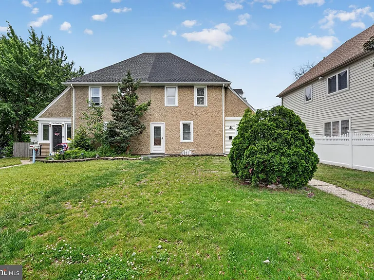 223 Noreg Pl — Photo 1
