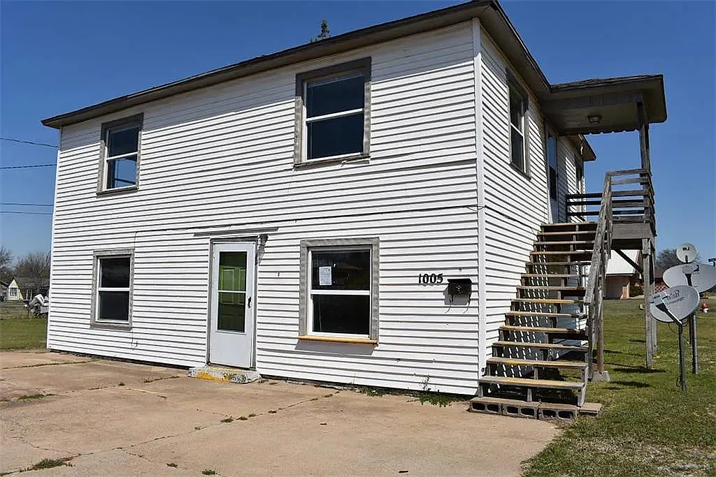 915 N. B St (Formerly 1005 N. B St) - 2 — Photo 1