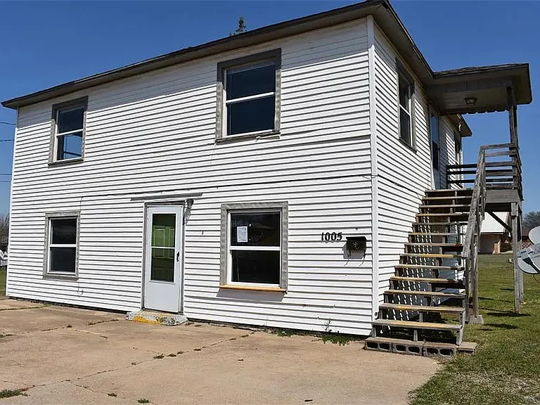 1005 N B St #2 — Photo 1