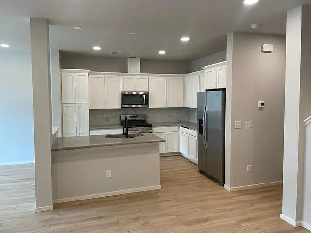 4786 Champlain Dr — Photo 4