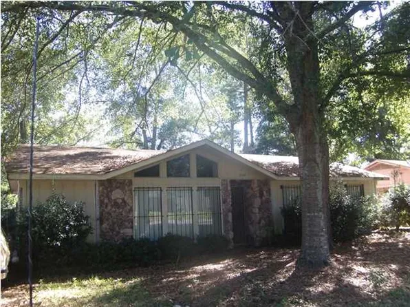 2108 Holleman Dr, Mobile, AL 36618