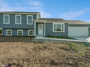 1519 Lilac Ln, Harvard, IL 60033