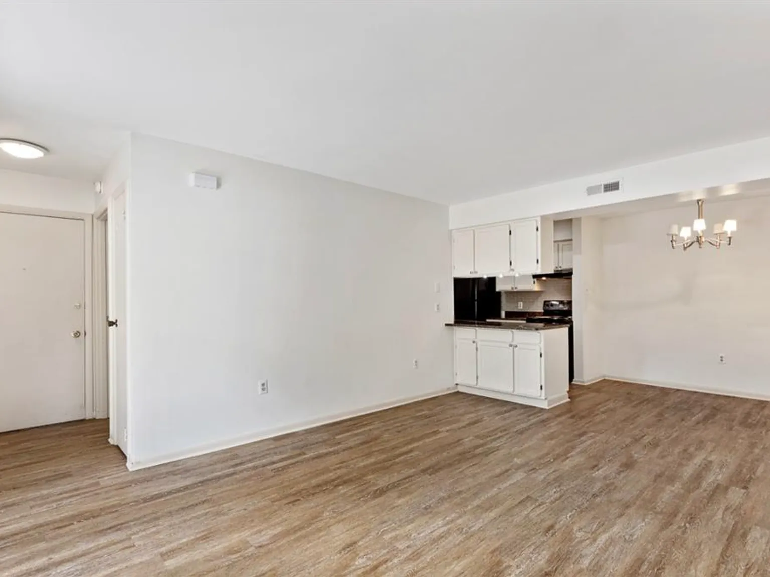 2 bed, 985 sqft, $2,750 — Photo 3