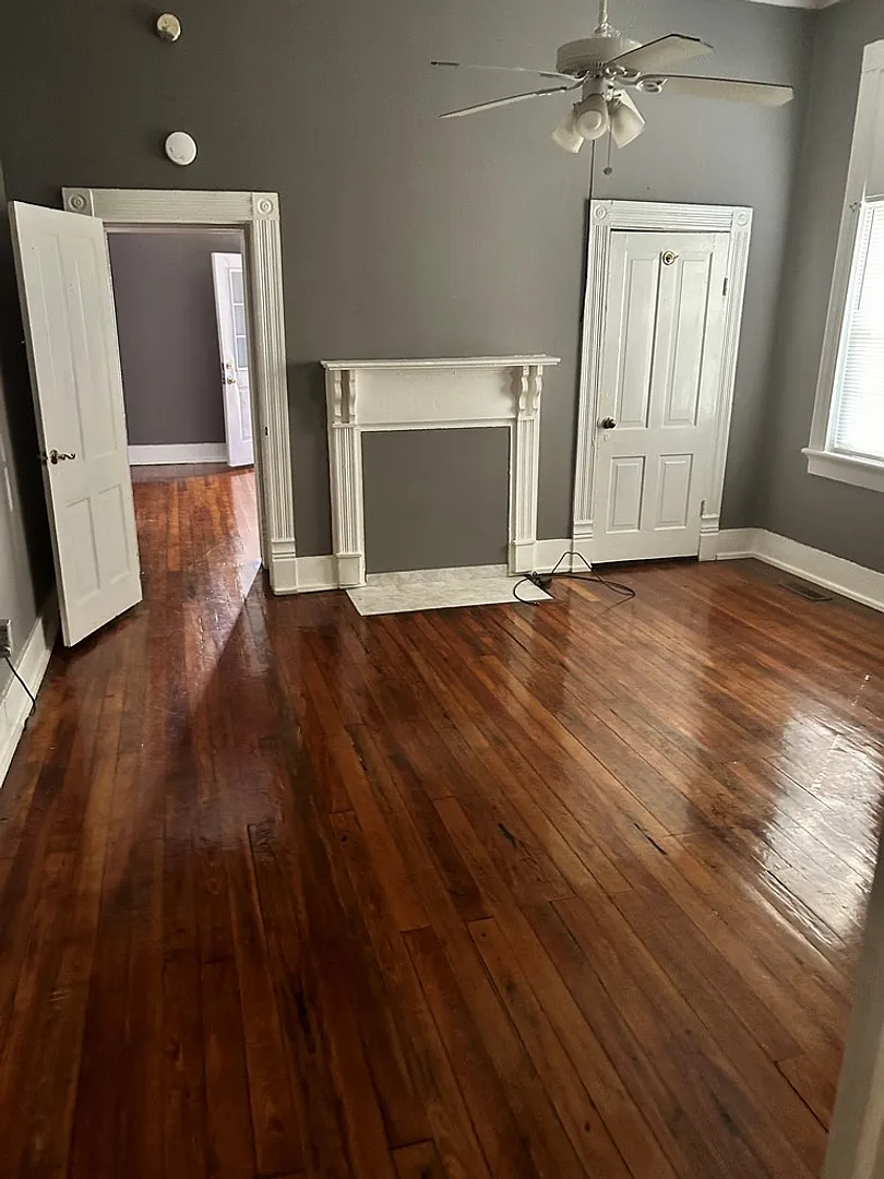 Midtown Duplex — Photo 4