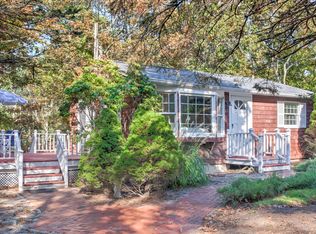 21 Apple Rd, Southampton, NY 11968