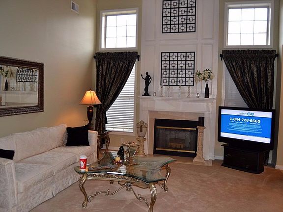 3rd image of 769 Woodhaven Pl