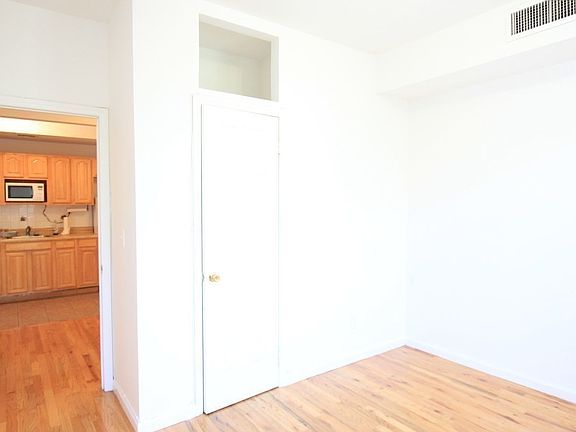 5th image of 206 Meserole St #4B