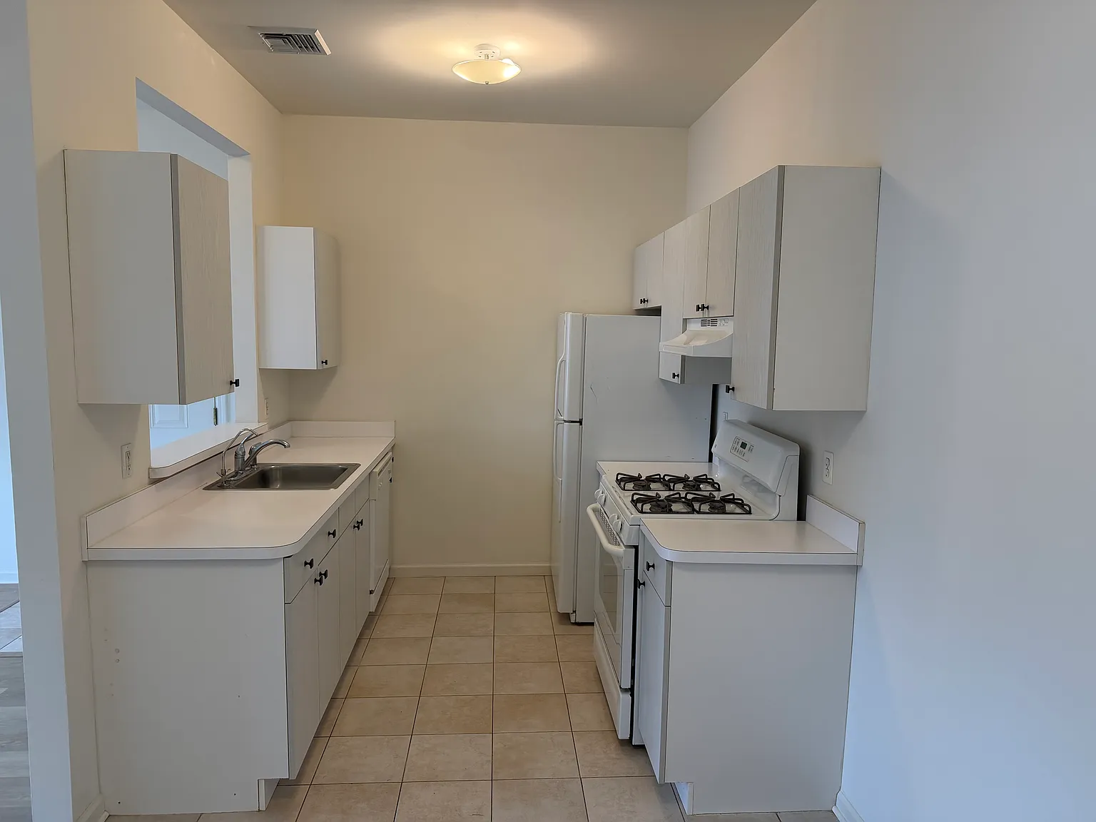 2 bed, $2,995 — Photo 2