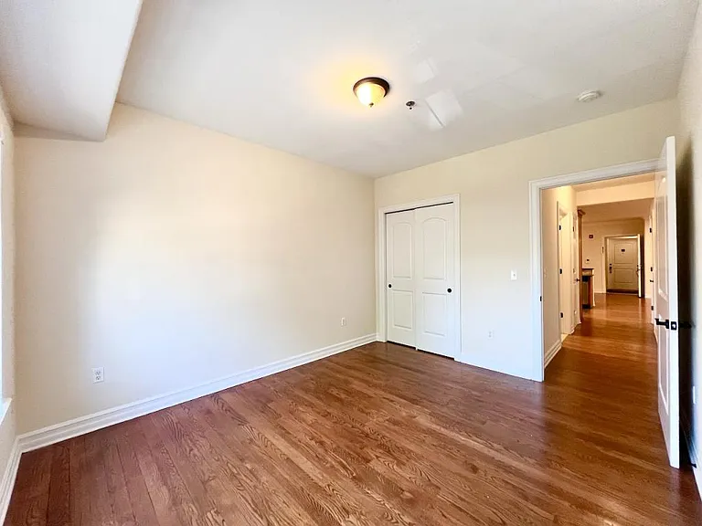 524-532 Maple Ave #302 — Photo 18