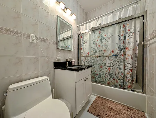Rented by MySpaceNYC | media 7