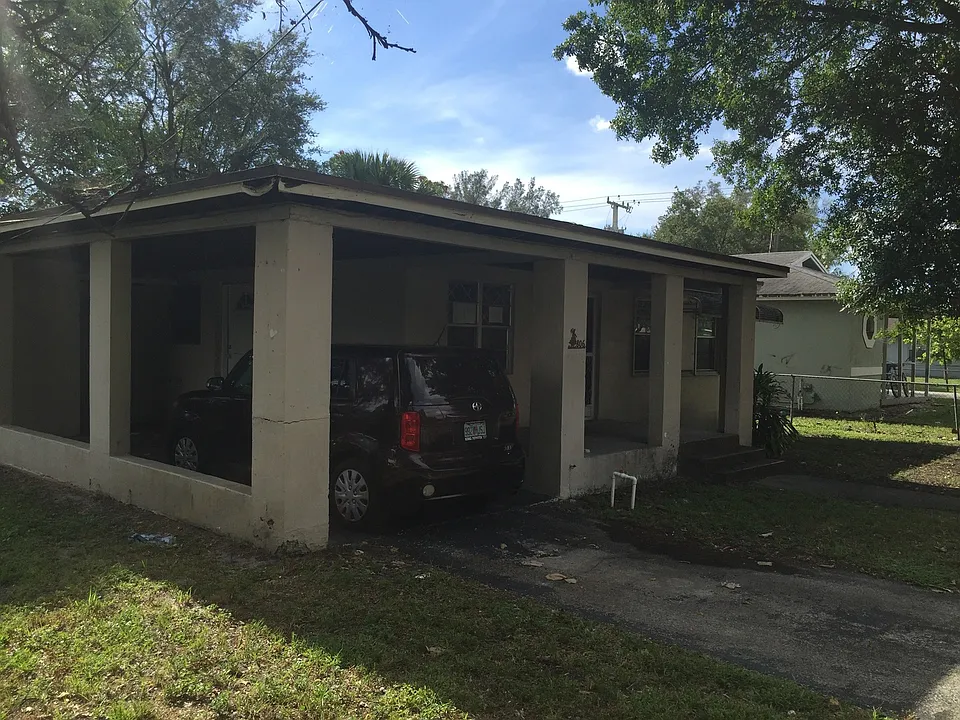 806 NW 15th Ave