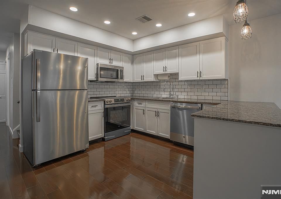 1st image of 31 Fairmount Ave APT 6A