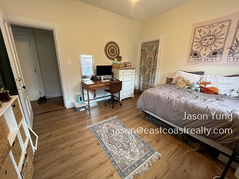 105 Windsor St #4 — Photo 7