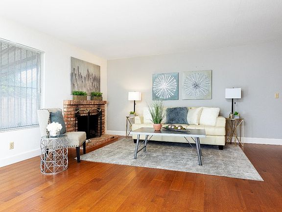 4th image of 2575 Brenford Dr