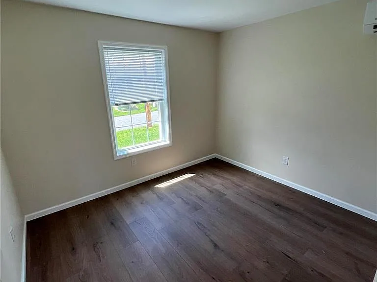 2815 Jefferson St — Photo 9