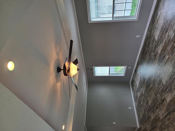 4th image of 1250 Paree St #99