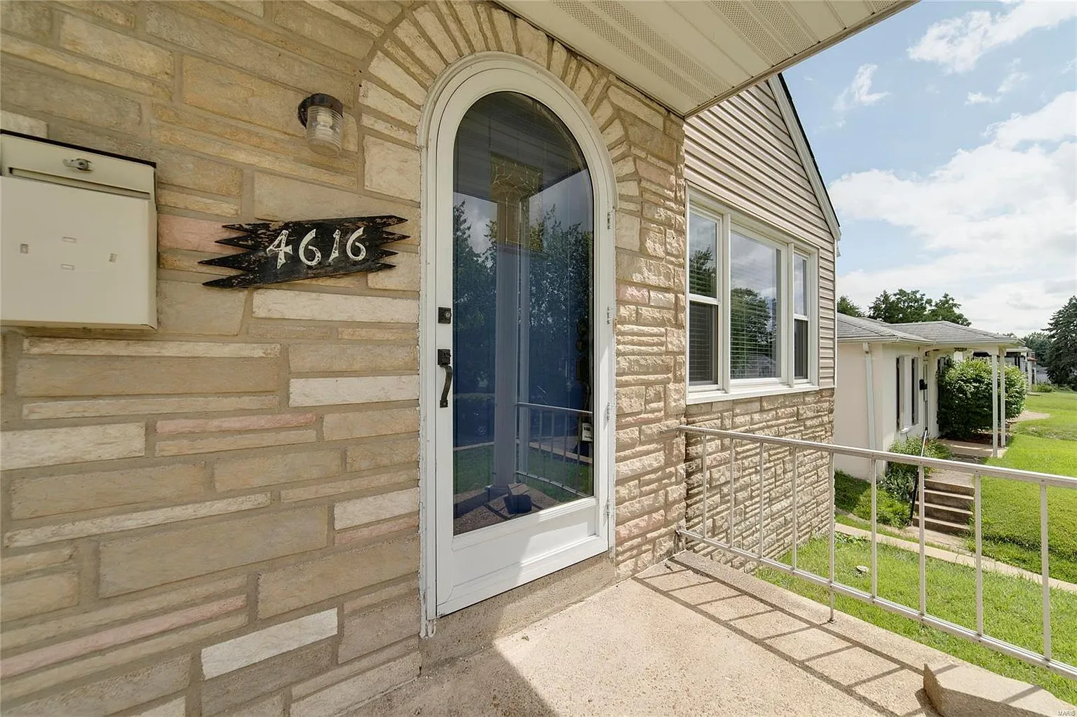 4616 Leona St photo 1