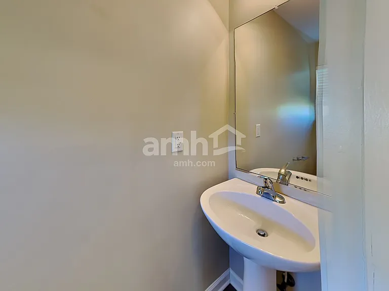 4239 Turnberry Rd — Photo 8