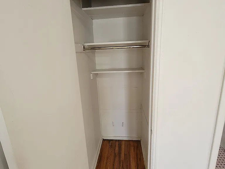 Graylyn Apartments — Photo 10
