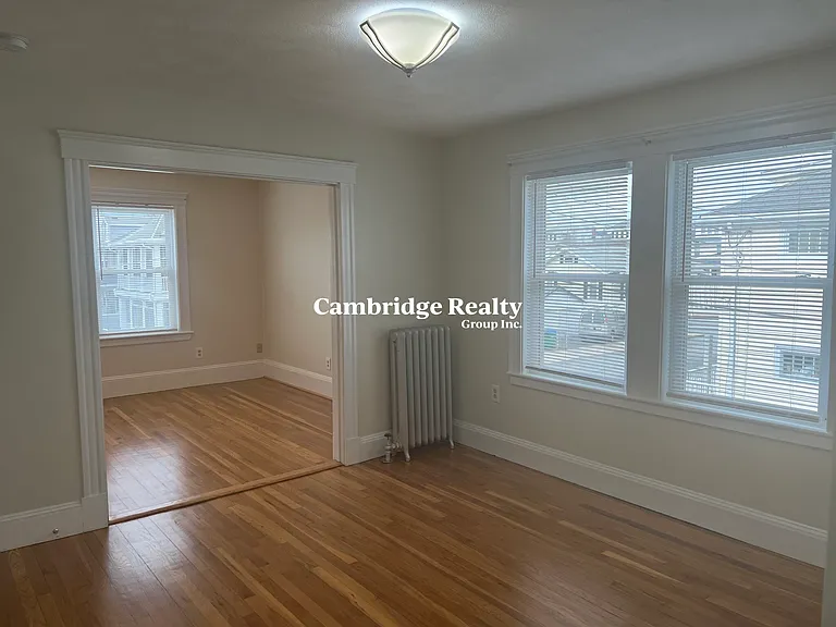 20 Henley St — Photo 5