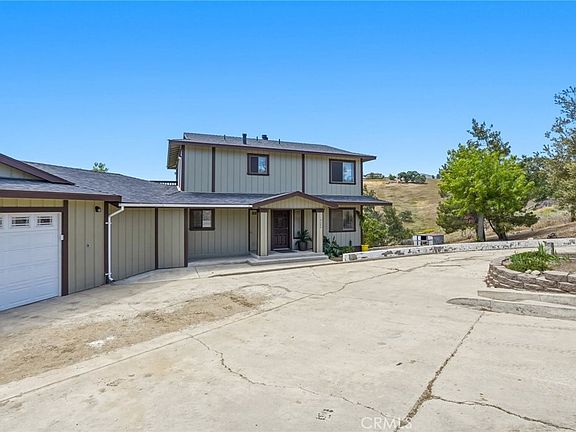 4th image of 19504 Dovetail Ct