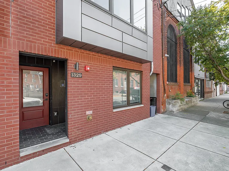 1329 N Randolph St #4 — Photo 30