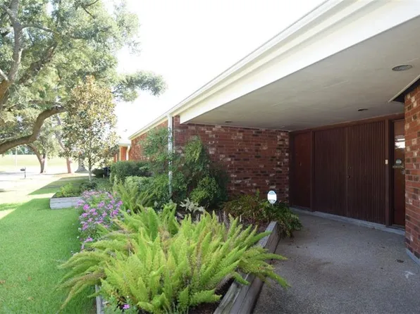 1328 Holiday Pl, New Orleans, LA 70131