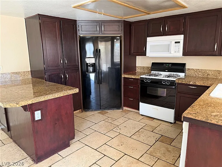 852 Celebration Dr — Photo 21