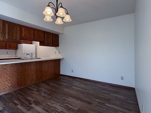 4th image of 3900-3951 Doral Dr #3927