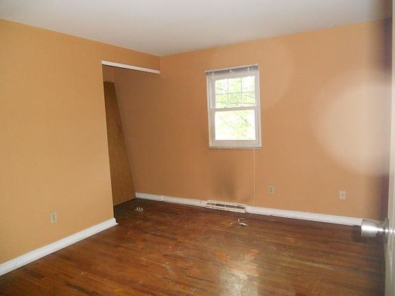 4th image of 2545 Fulbourne Dr