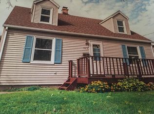 825 Cleveland Ave, Dubuque, IA 52003