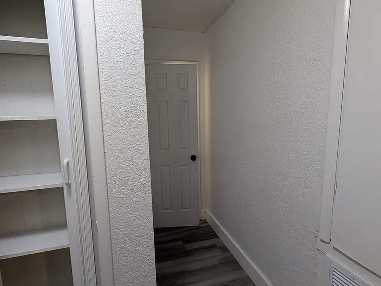 614 Pear St — Photo 16
