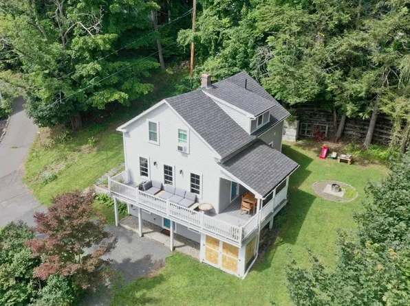 44 Green St, Shelburne Falls, MA 01370