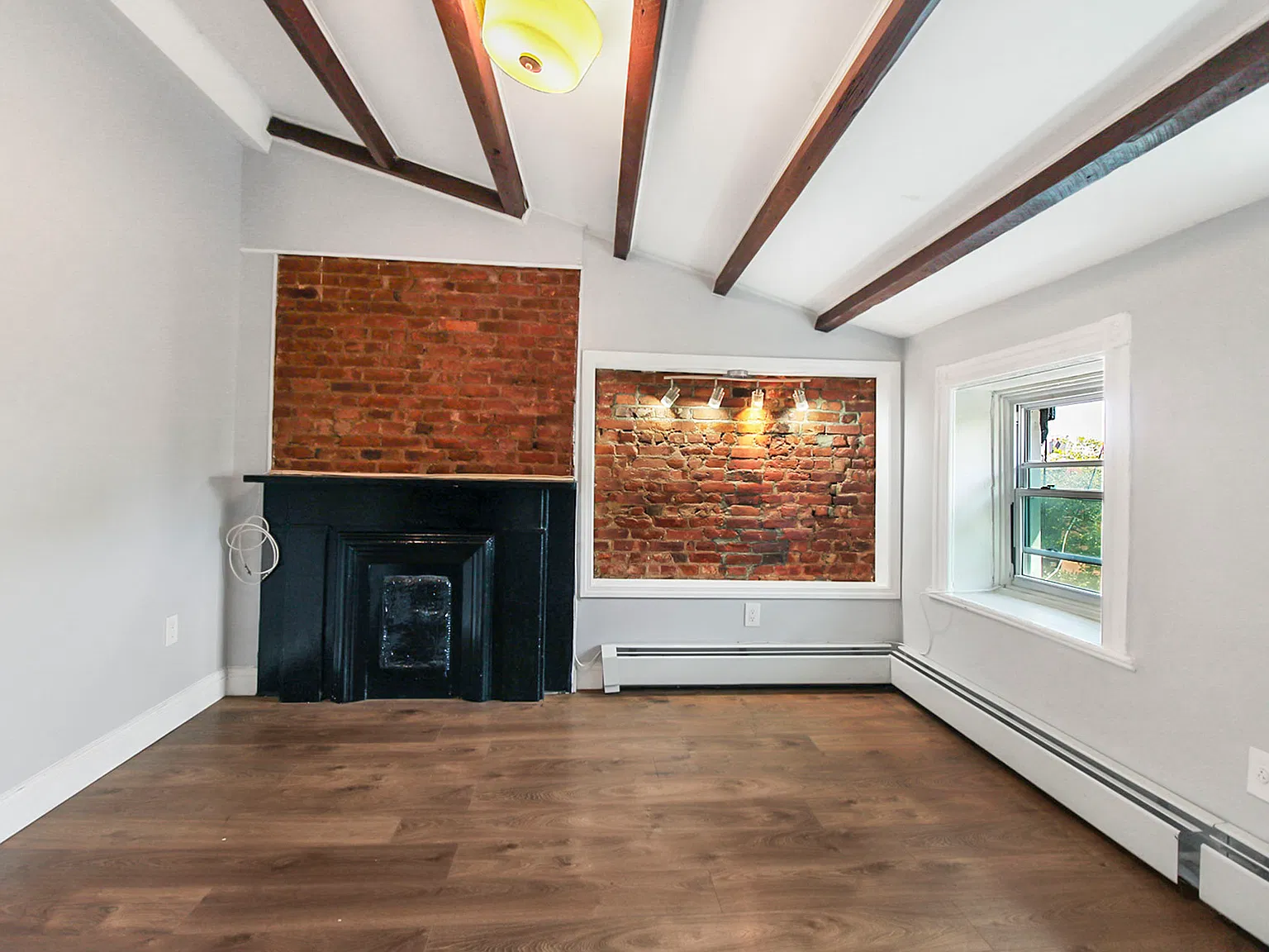 591 Madison Street — Photo 4