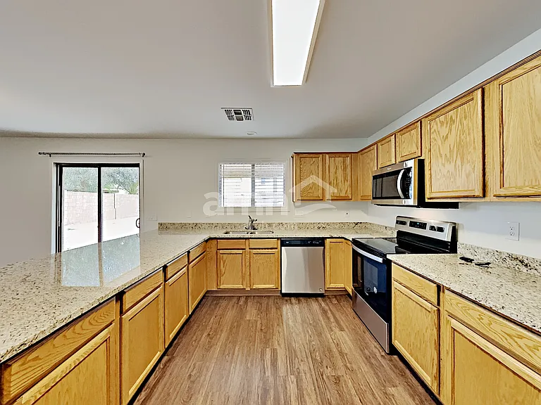 7923 W Payson Rd — Photo 3