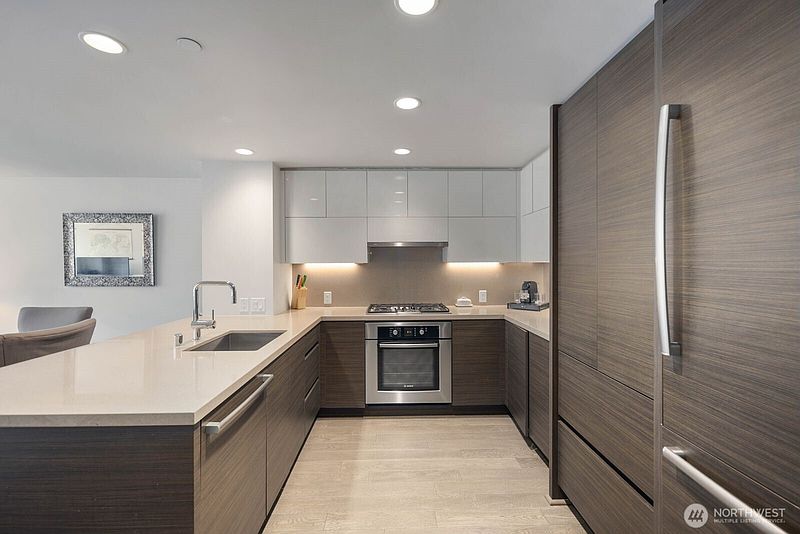 5th image of 588 Bell Street #614S