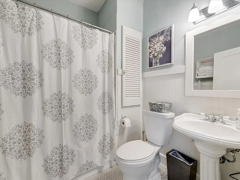 2600 S Adams St #100 — Photo 7